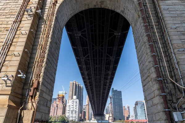 Arco del puente de Queensboro en la ciudad de Nueva York — Foto de Stock