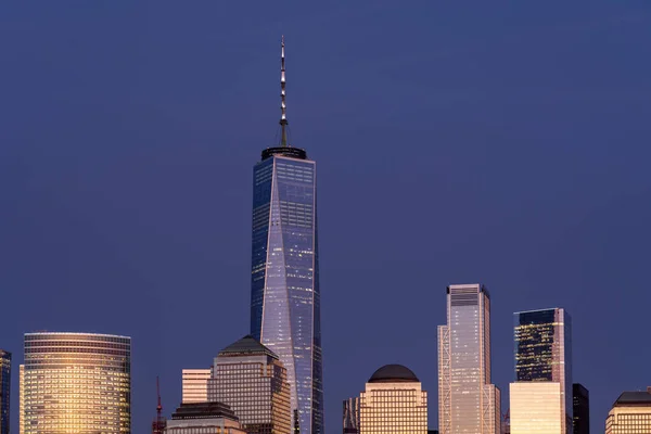 Obniżyć Manhattan Skyline w nocy, Nyc, Stany Zjednoczone Ameryki — Zdjęcie stockowe