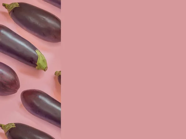 Aubergine Patroon Met Kopie Ruimte Voor Tekst Roze Achtergrond — Stockfoto