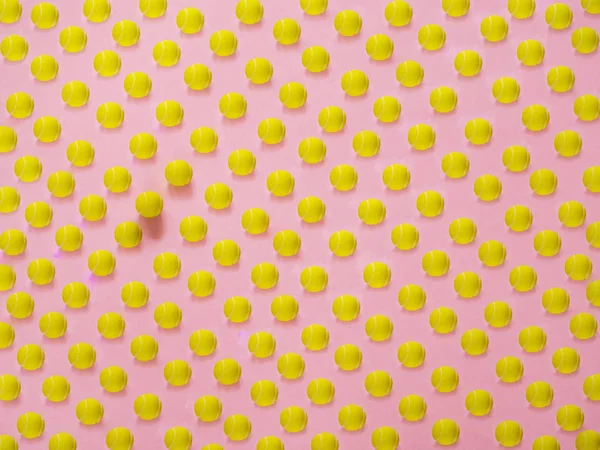 Žlutý Tenisový Míček Vzorek Růžovém Pozadí — Stock fotografie