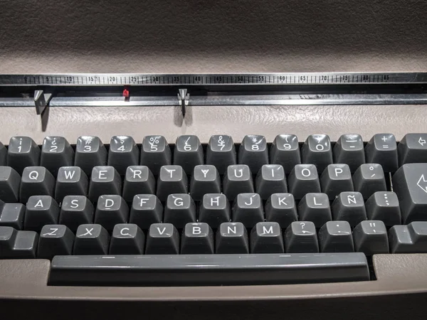 ヴィンテージ タイプライター マシンの前景 — ストック写真