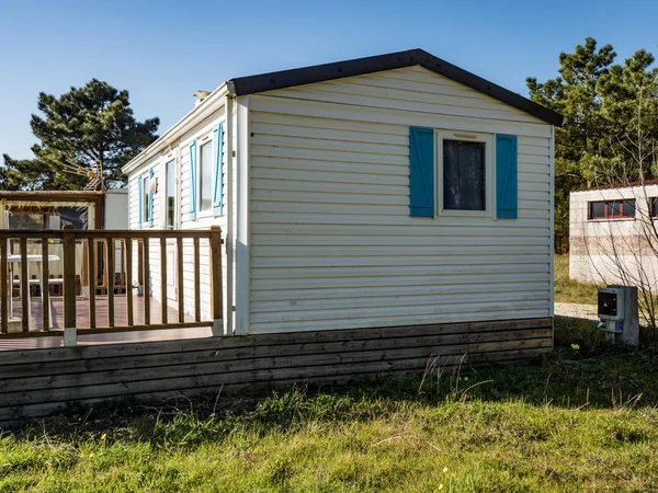 Ülkenin beyaz bungalov