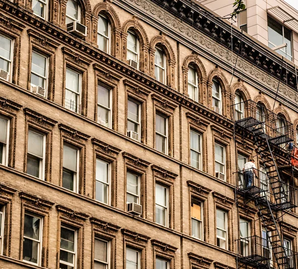 Edificio típico de Nueva York —  Fotos de Stock