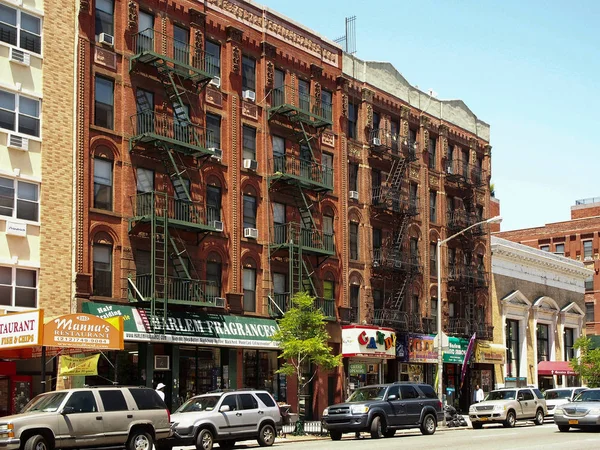 New York - Verenigde Staten juni 17, 2014 - straat in Harlem in New York — Stockfoto