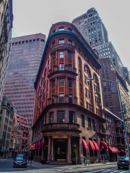 NEW YORK, UNITED STATES - April 25, 2015: Delmonico´s restauran — Stock Photo, Image