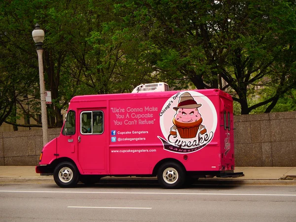 Chicago, Illinois, EUA - 12 de maio de 2015: Caminhão de comida no estábulo — Fotografia de Stock