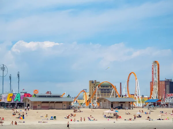 New York - United States, June 17, 2015 -Coney Island beach in N — Stock Photo, Image