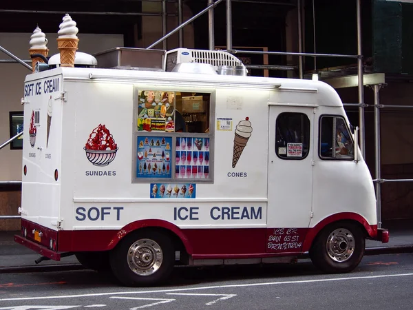 New york, usa - juni 11, 2016 - eisbahn in einer straße — Stockfoto