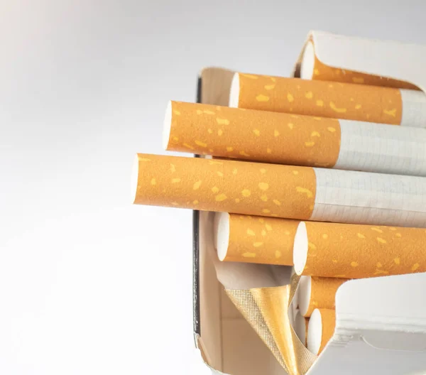 Sigara Paketleri Beyaz Arkaplanda — Stok fotoğraf