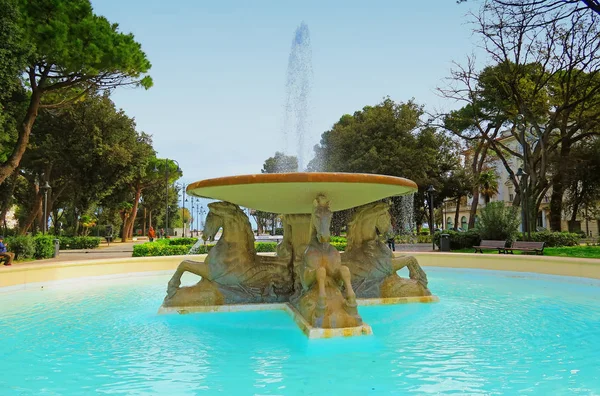 Fontana dei quattro cavalli, Rimini, Italië — Stockfoto