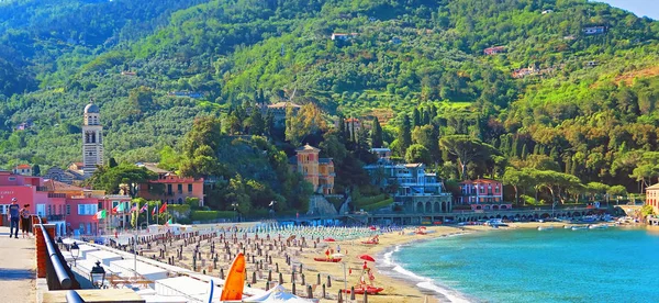 Vista de Levanto, Liguria, Italia — Foto de Stock