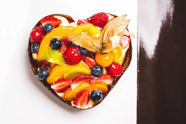 Gateau Eponge De Fruits En Forme De Coeur 2 Image Libre De Droit Par Iciakp C Gateau Eponge De Fruits En Forme De Coeur 2 Image Libre De Droit Par Iciakp C