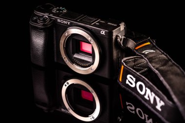 Alpha 6400 aynasız kamera Sony yakın çekim