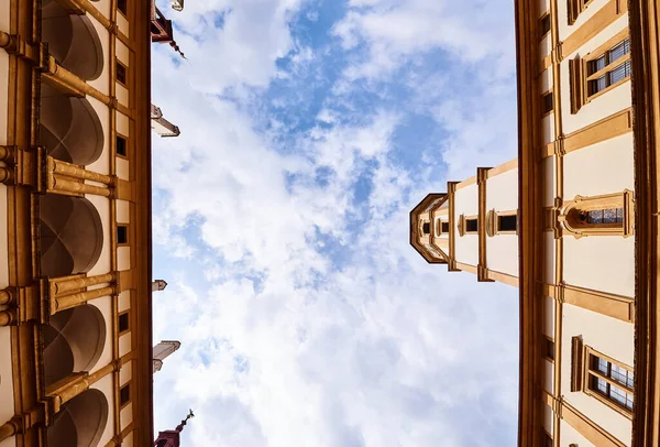 Blick auf Schloss Eggenberg, bekanntes Reiseziel in der Steiermark. — Stockfoto