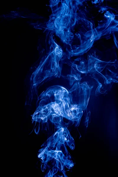 Abstrato Azul Forma Fumaça Contra Fundo Preto Fundo Abstrato Foco — Fotografia de Stock