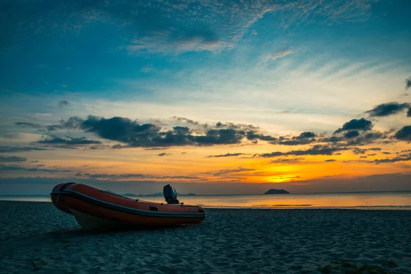 Barco Amanecer Playa Bang Baen Ranong Tailandia — Foto de Stock