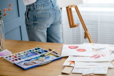 Beceri renk mürekkep suluboya çizimi resim sanat