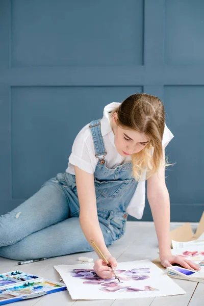 Kunst Inspiration Schaffung Maler Arbeit Mädchen Zeichnung — Stockfoto