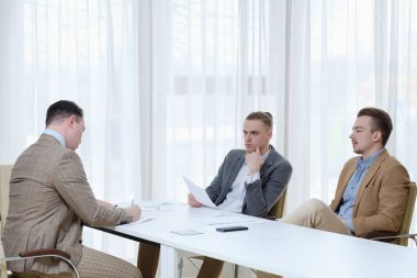 iş takım iletişim toplantısı office