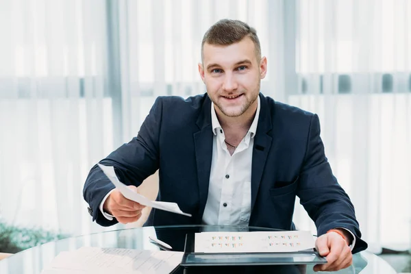 Job interview business man resume recruiter office — Stock Photo, Image