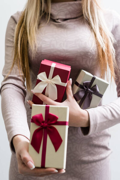 женщина подарок пол подарок праздник подарок
