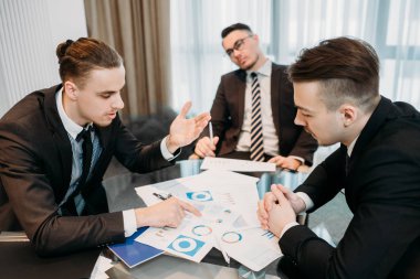 yorgun iş boş bakmak sıkılmış şirket Toplantı