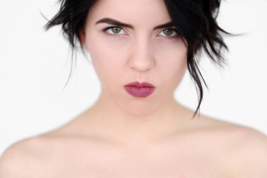 duygu huysuz rahatsız dudak büktü kadın yüz