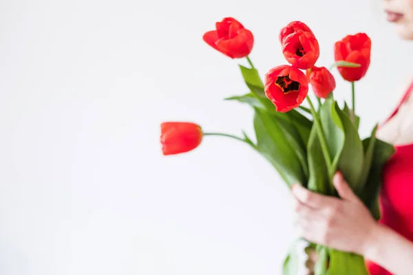 Tulipán rojo ramo primavera arreglo floral regalo — Foto de Stock