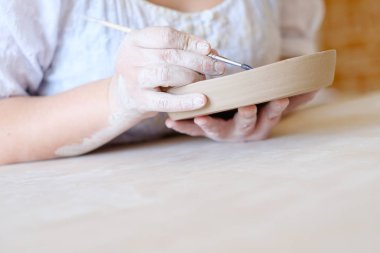 El yapımı atölye boya tabak-çanak çömlek kursları