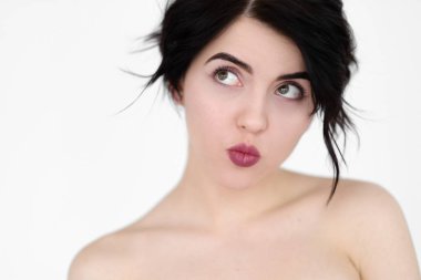 duygu oynak cilveli yaramaz kadın yüz