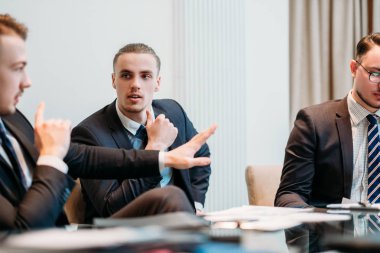 iş takım bağımsız değişken tartışma kağıt tartışma