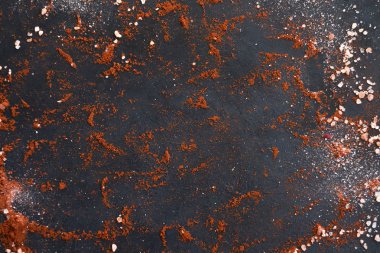 Gıda koyu arka plan tuz biber baharat karışımı