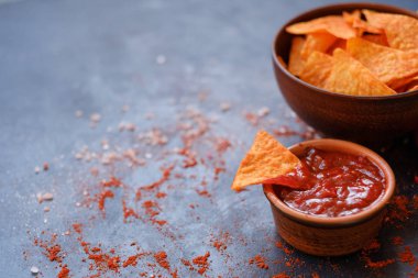 Nacho cips parti abur cubur yemek Aperatif sos daldırma