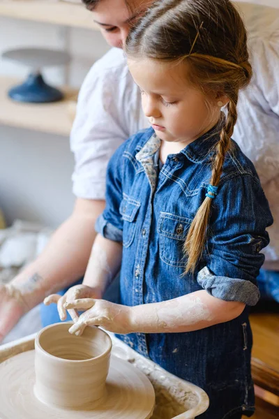 Aardewerk cursussen handgemaakte hobby workshop student — Stockfoto