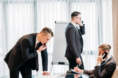 iletişim iş erkek office yaşam tarzı telefon