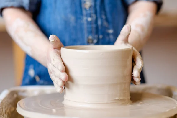 Pottery workshop handmade craft artisan clay child — Stock Photo, Image