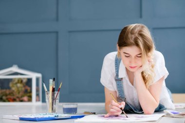 boş zaman sanat yetenek ifade kız resim çizim