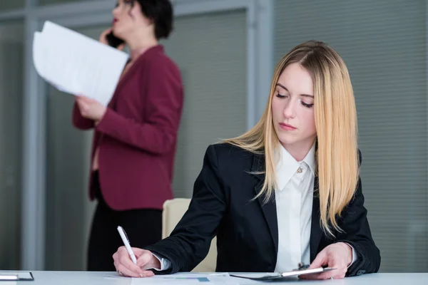 Lifestyle Business Frau Arbeitsbereich Büroleiter — Stockfoto