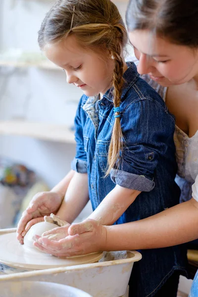 çanak çömlek kursları el yapımı hobi Atölyesi öğrenci