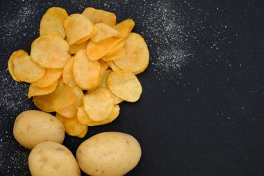 Ev yapımı doğal cips baharatlı cips gıda