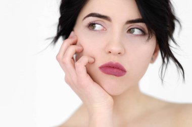 duygu düşünceli dalgın dalgın hüzünlü kadın yüz