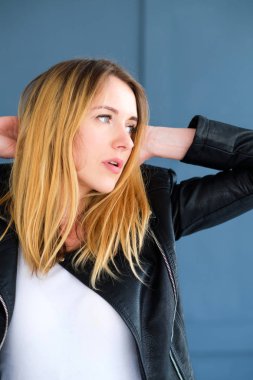 baştan çıkarıcı rüya seksi kadın deri rocker ceket.