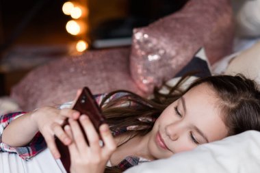 Çocuk sorunları iletişim teknoloji telefon