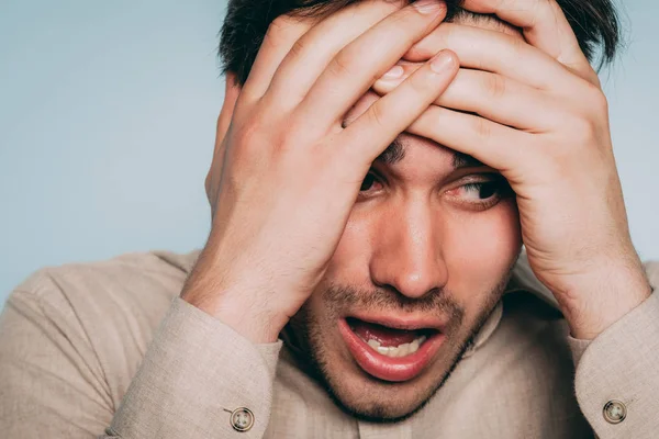 Gefühlszusammenbruch verzweifelter Mann bedrückt Emotionen — Stockfoto