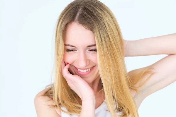 Emozione faccia contenuto bella sognante giovane donna — Foto Stock