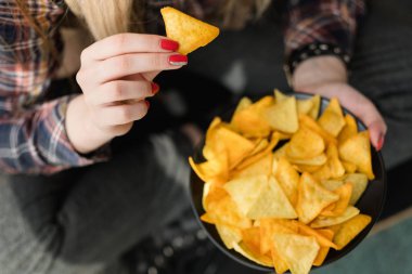 önemsiz fast food beslenme cips kadın yemek