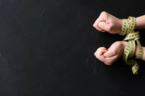 Rigid diet fasting weightloss fight fit body hands — Stock Photo, Image