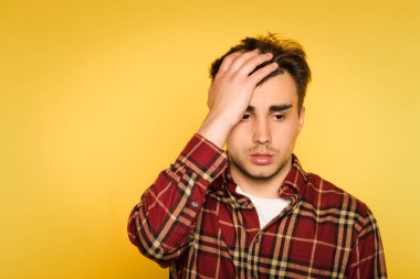 vicdan azabı dehşet adam duygu debriyaj kafa pişman