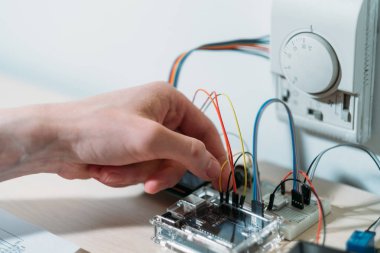 Akıllı ev teknolojisi kontrol sistemi mühendislik