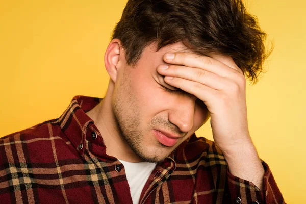 Headache migraine man pain clutch head discomfort — Stock Photo, Image